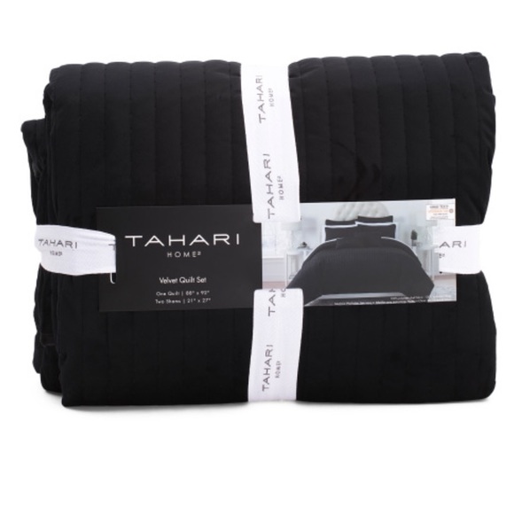Tahari Bedding Tahari Homezen Medallion Velvet Quilt Set Poshmark